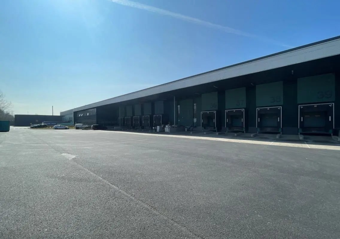 Industrial in Marly-la-Ville for lease Building Photo- Image 1 of 3