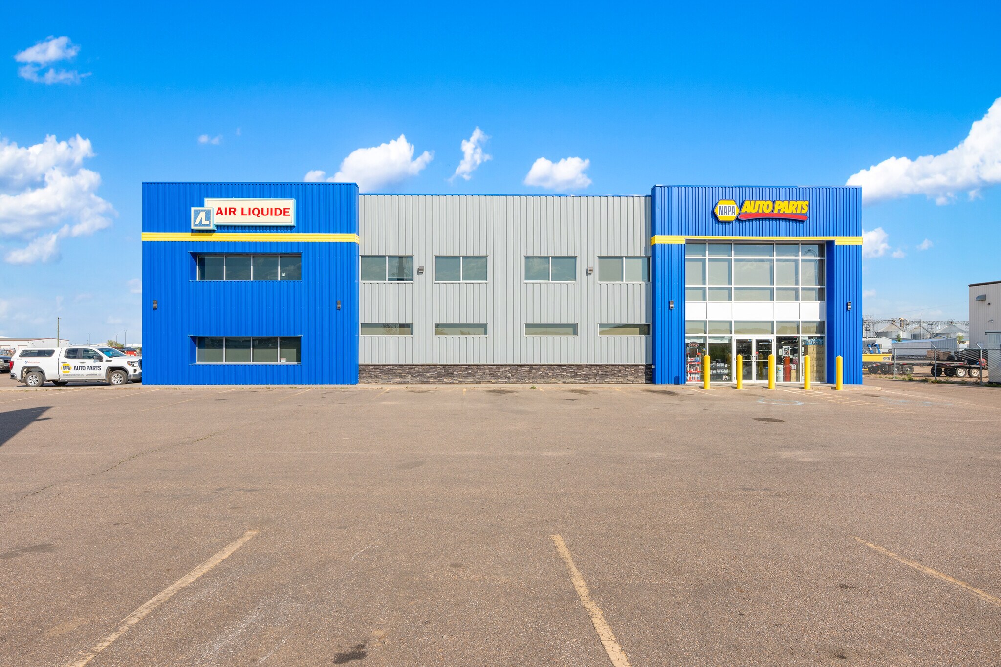 5267 67 Av, Lloydminster, AB à louer Photo du bâtiment- Image 1 de 55
