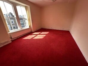 33 Swan Rd, Harrogate for lease Interior Photo- Image 1 of 8