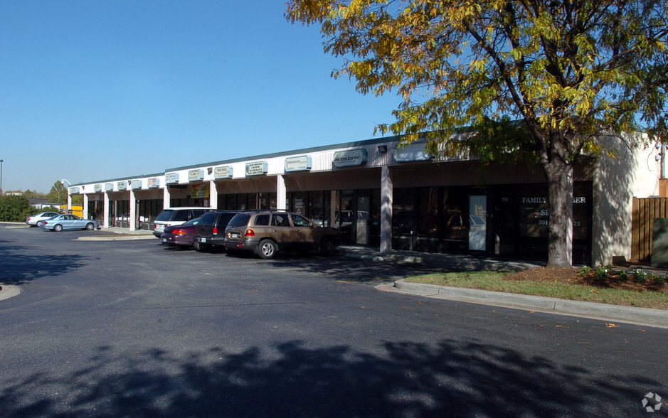 9244 E Hampton Dr, Capitol Heights, MD for lease - Building Photo - Image 2 of 9