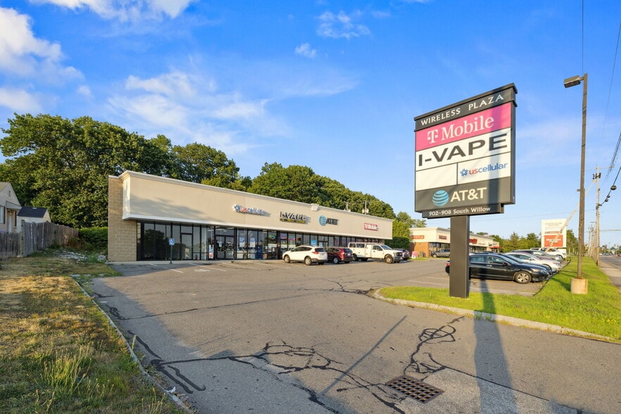 902-908 S Willow St, Manchester, NH for lease - Building Photo - Image 3 of 16