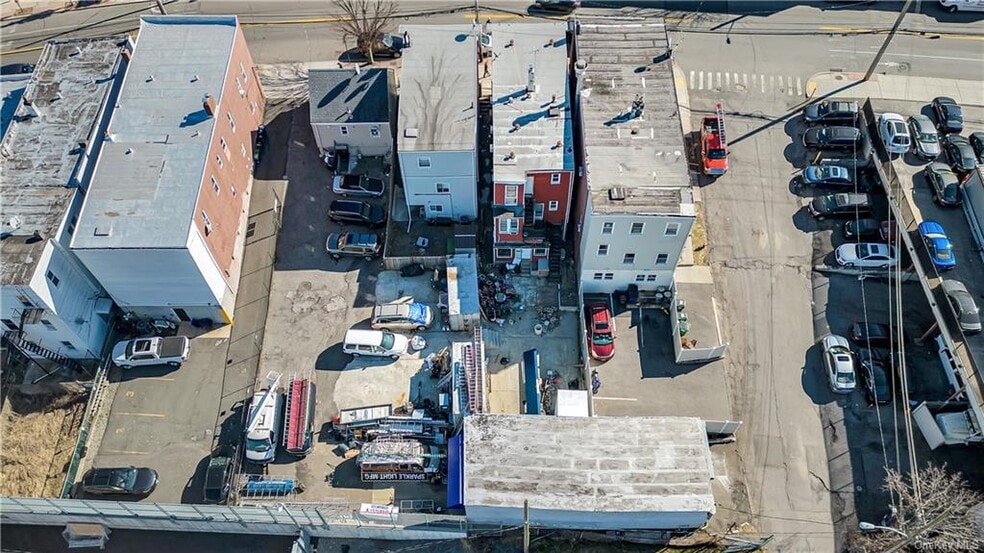 26 Roosevelt st, Yonkers, NY for lease - Primary Photo - Image 1 of 5