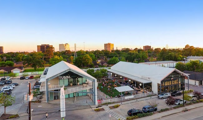 More details for 1225 W 34th St, Houston, TX - Retail for Lease