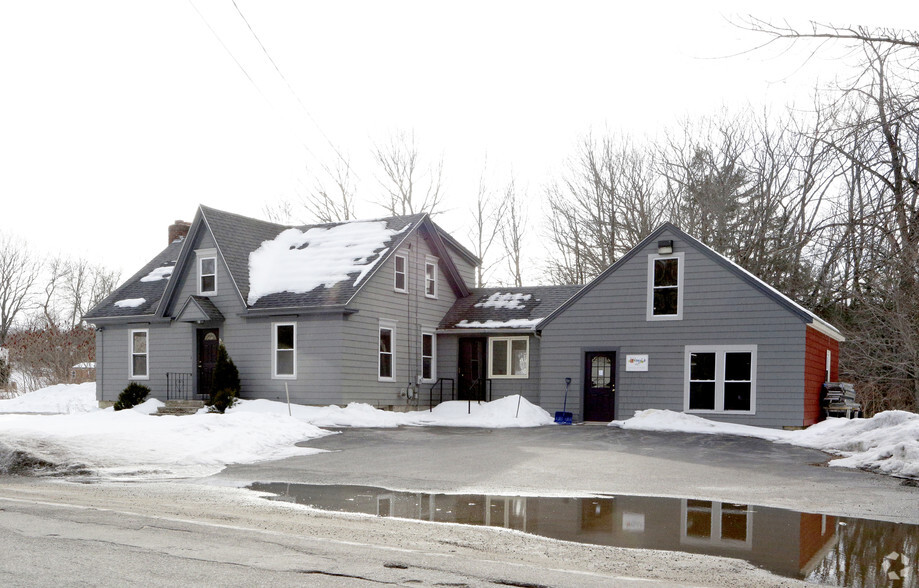 196 Gray Rd, Falmouth, ME à vendre - Photo principale - Image 1 de 1