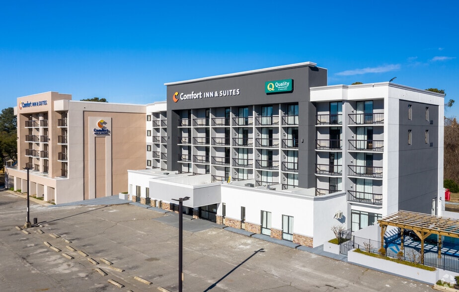 115 Lake Ave, Spring Lake, NC à vendre - Photo principale - Image 2 de 17