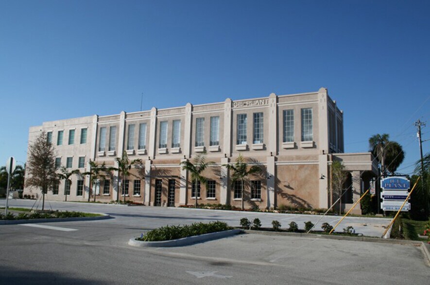 1604 S Harbor City Blvd, Melbourne, FL à louer - Photo du bâtiment - Image 2 de 12