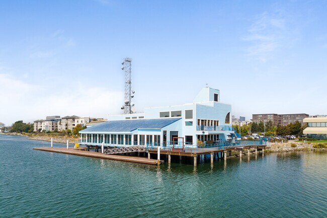 Plus de détails pour 15 Embarcadero W, Oakland, CA - Commerce de détail à vendre