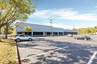 4001 Refugee Rd, Columbus, OH for lease Interior Photo- Image 2 of 8