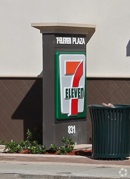 831-897 E Palmetto Park Rd, Boca Raton, FL à louer - Photo du bâtiment - Image 2 de 4