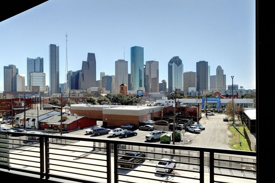 1512 Center St, Houston, TX à louer - Photo du bâtiment - Image 2 de 15