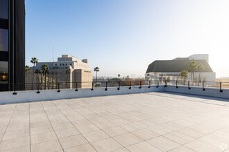 9632-9648 Brighton Way, Beverly Hills, CA à louer Photo intérieure- Image 2 de 9