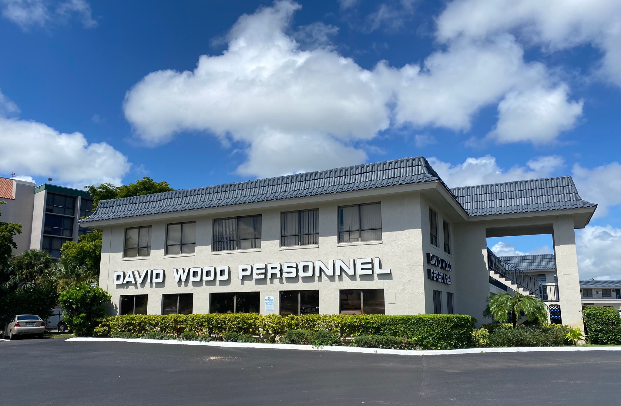 1897 Palm Beach Lakes Blvd, West Palm Beach, FL for lease Primary Photo- Image 1 of 10
