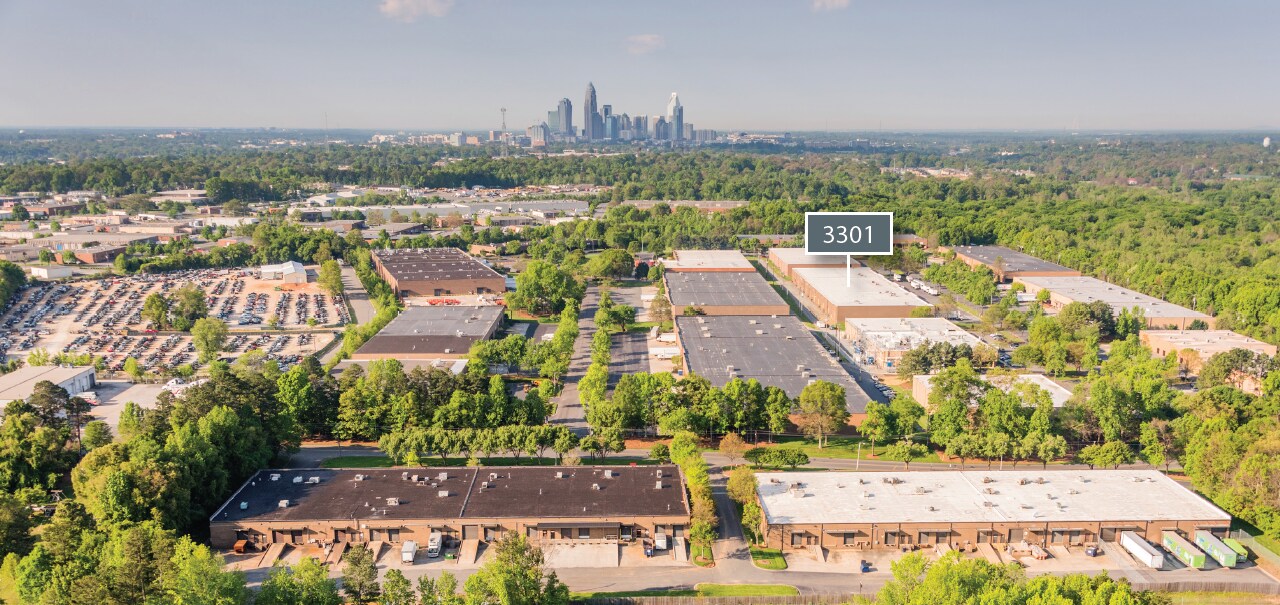 3301 Woodpark Blvd, Charlotte, NC à louer Photo principale- Image 1 de 7