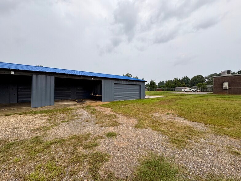 6490 US-29 Hwy, Molino, FL à louer - Photo du bâtiment - Image 2 de 8