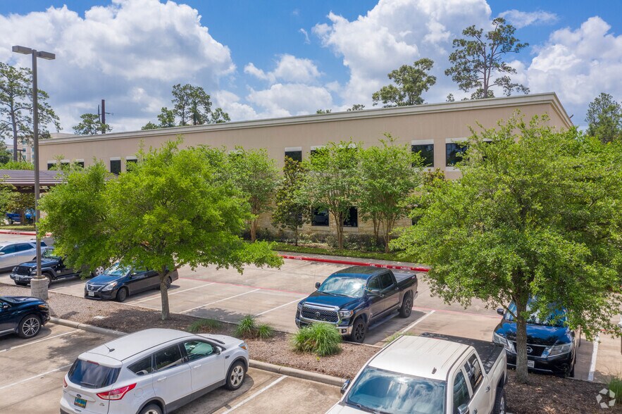9191 Pinecroft Dr, The Woodlands, TX à louer - Photo du bâtiment - Image 3 de 5