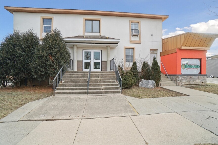 107 Baker St, Waunakee, WI for lease - Building Photo - Image 3 of 55