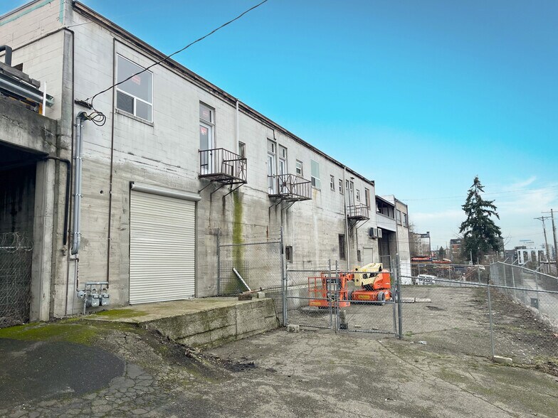 2325-2333 Tacoma Ave S, Tacoma, WA à louer - Photo du bâtiment - Image 2 de 5