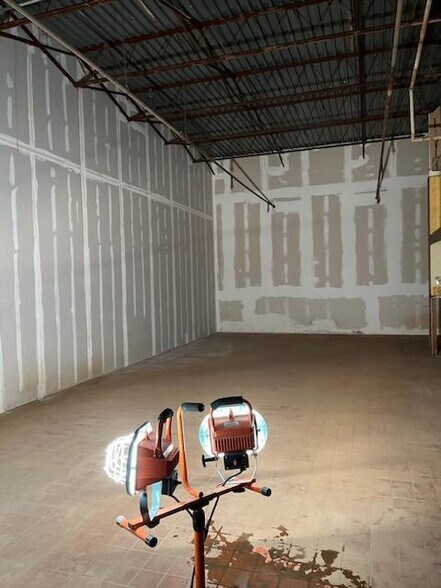 20020-20128 Cortez Blvd, Brooksville, FL à louer - Photo intérieure - Image 2 de 6