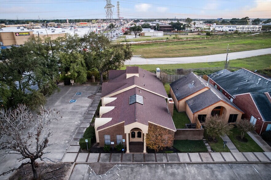 11111 Jones Rd, Houston, TX à vendre - Photo du bâtiment - Image 3 de 21