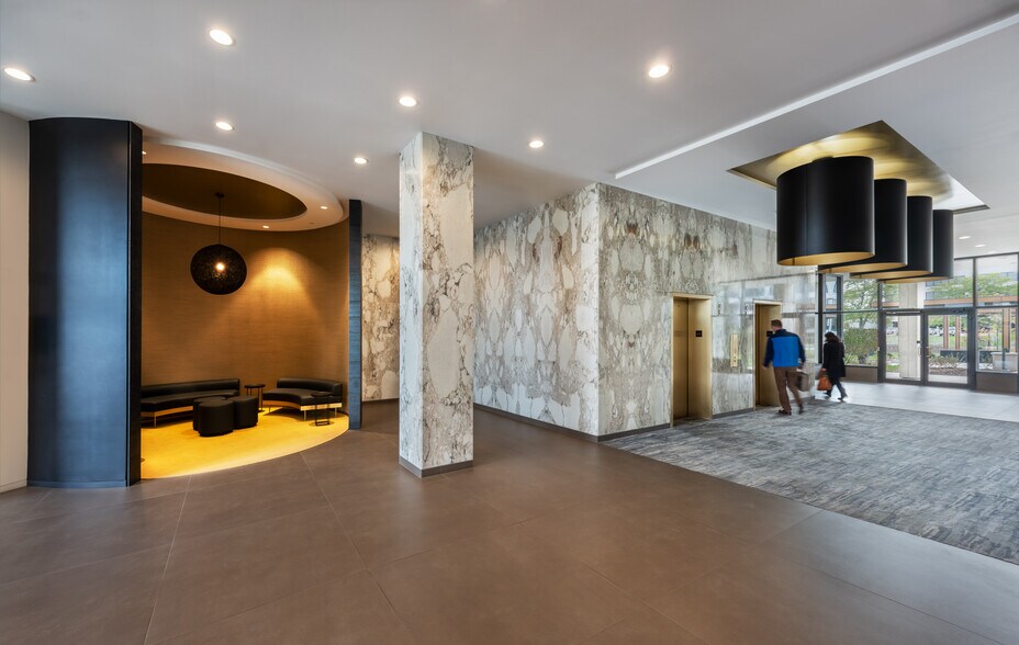 1900 Spring Rd, Oak Brook, IL à louer - Photo intérieure - Image 2 de 7