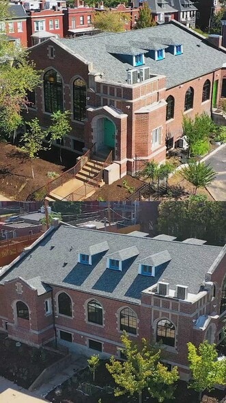 1034 S Kingshighway Blvd, Saint Louis, MO à vendre - Vidéo sur l’inscription commerciale - Image 2 de 57