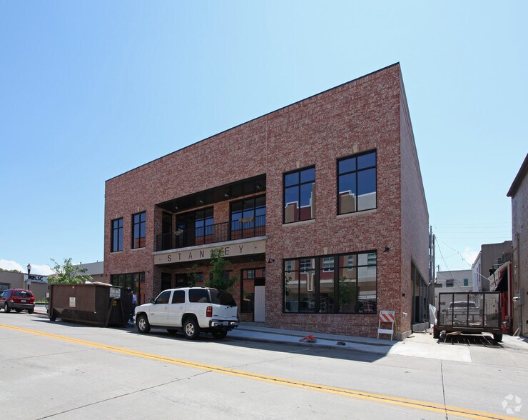 308-312 SE Douglas St, Lee's Summit, MO à vendre - Photo du bâtiment - Image 1 de 5