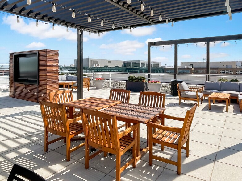 2121 K St NW, Washington, DC à louer - Photo du bâtiment - Image 2 de 13