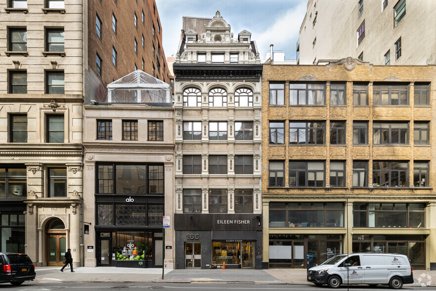 166 Fifth Ave, New York, NY for lease - Building Photo - Image 1 of 9