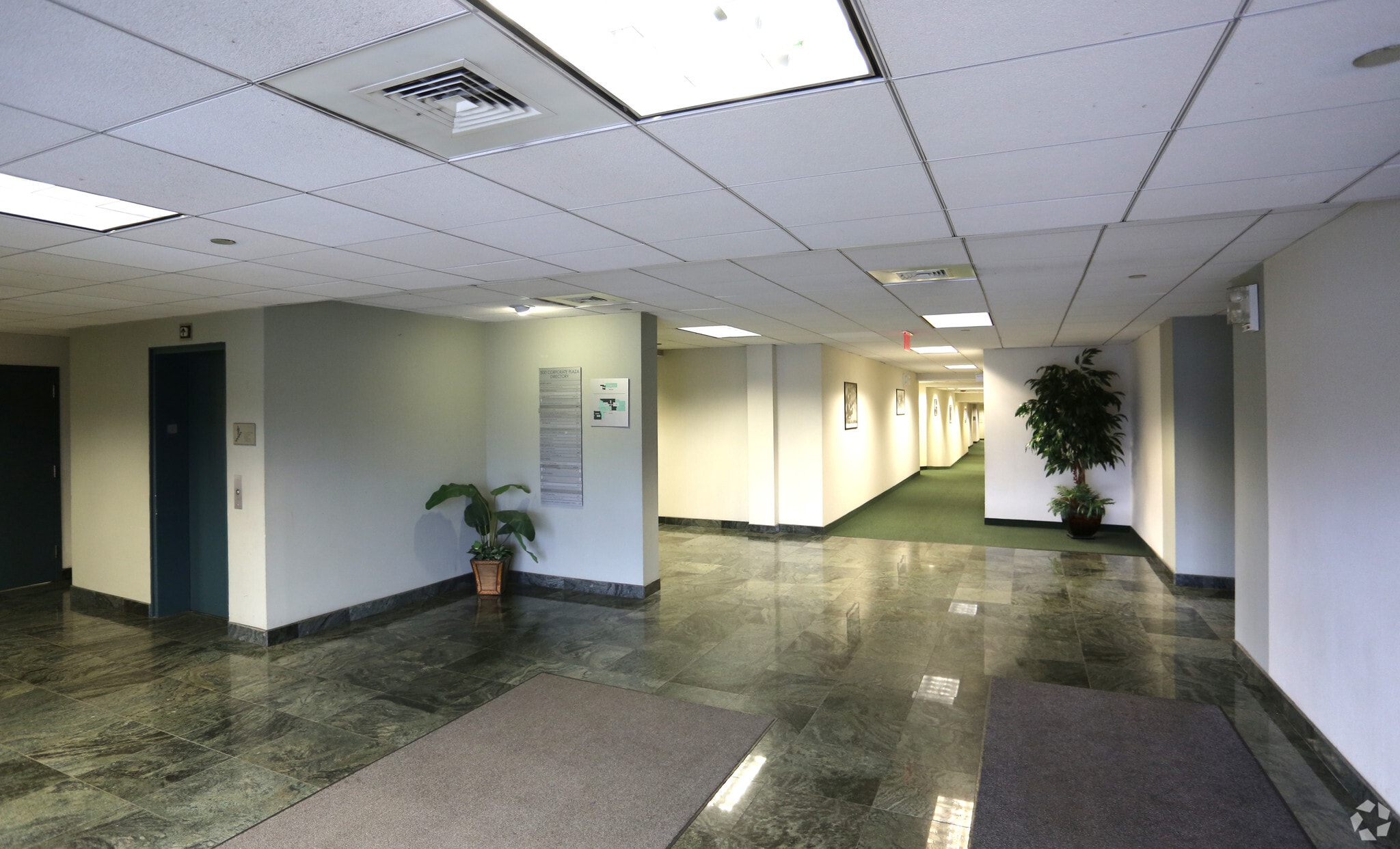 500 Bi-County Blvd, Farmingdale, NY for lease Lobby- Image 1 of 2