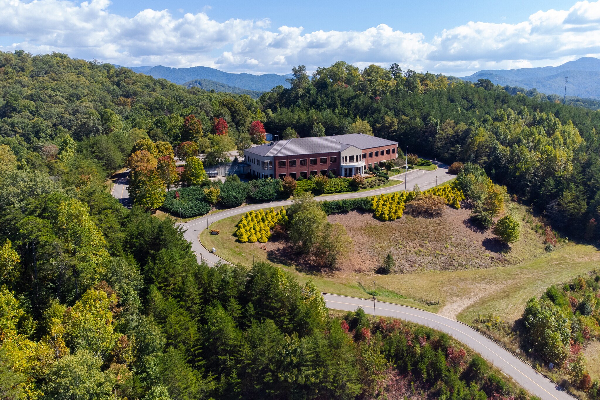 14 One Center Ct, Franklin, NC à vendre Photo du bâtiment- Image 1 de 25