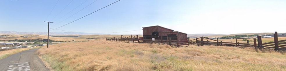 851 Old Airport Rd, Pendleton, OR for sale - Building Photo - Image 2 of 8