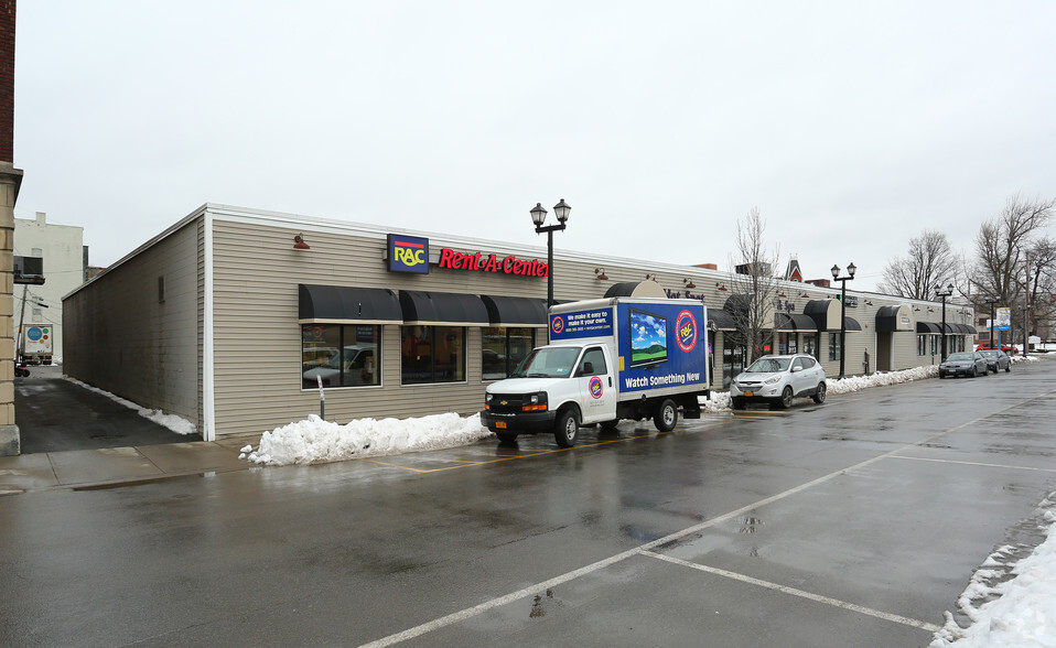 111-123 E Albany St, Herkimer, NY à vendre - Photo principale - Image 1 de 1