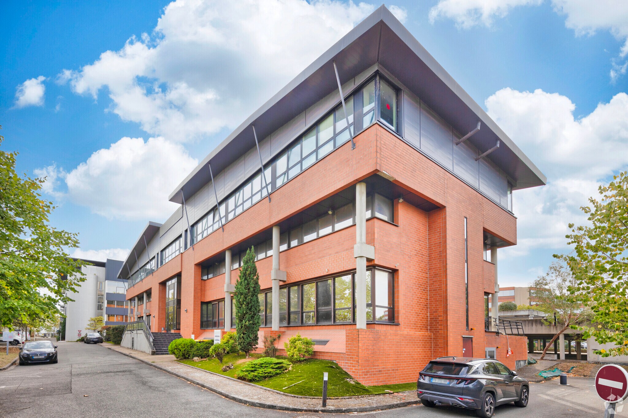 3 Rue Dieudonné Costes, Blagnac for lease Primary Photo- Image 1 of 46