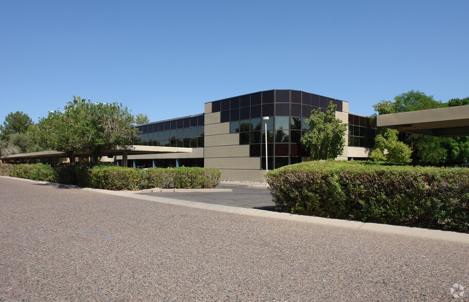 4600 S Mill Ave, Tempe, AZ à louer - Photo du bâtiment - Image 3 de 5