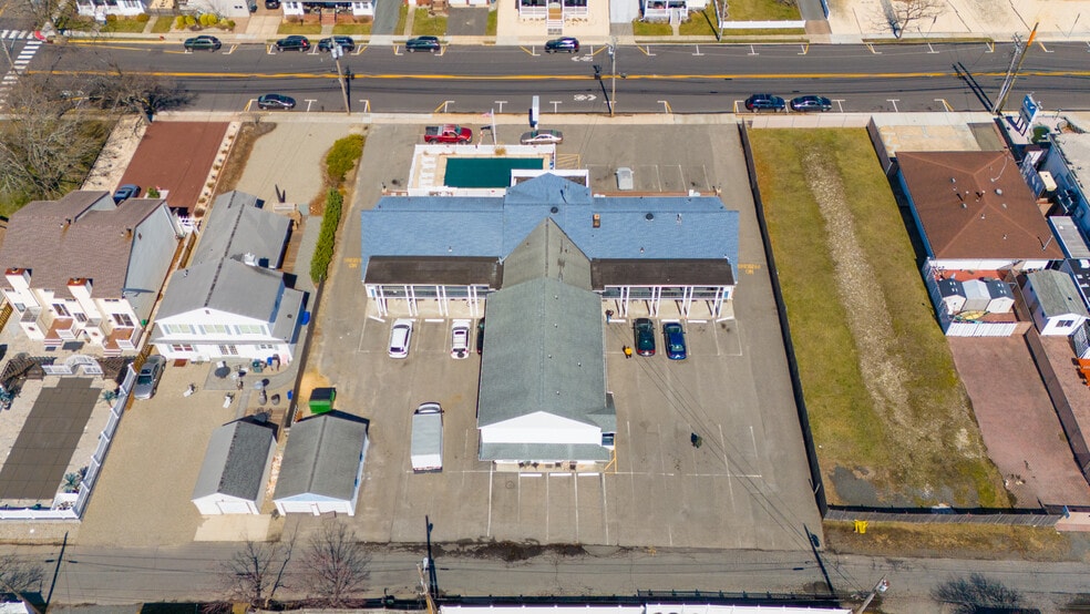 210 Arnold Ave, Point Pleasant Beach, NJ for sale - Building Photo - Image 2 of 9