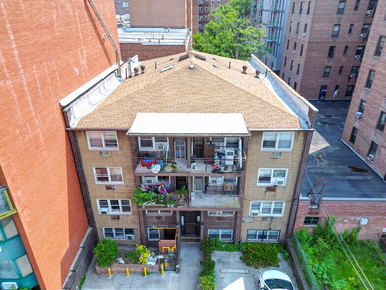 4137 Parsons Blvd, Flushing, NY à vendre - Photo du bâtiment - Image 3 de 11