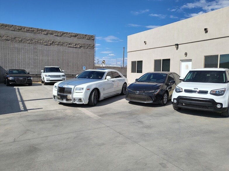22039 N 24th Ave, Phoenix, AZ for lease - Building Photo - Image 1 of 15