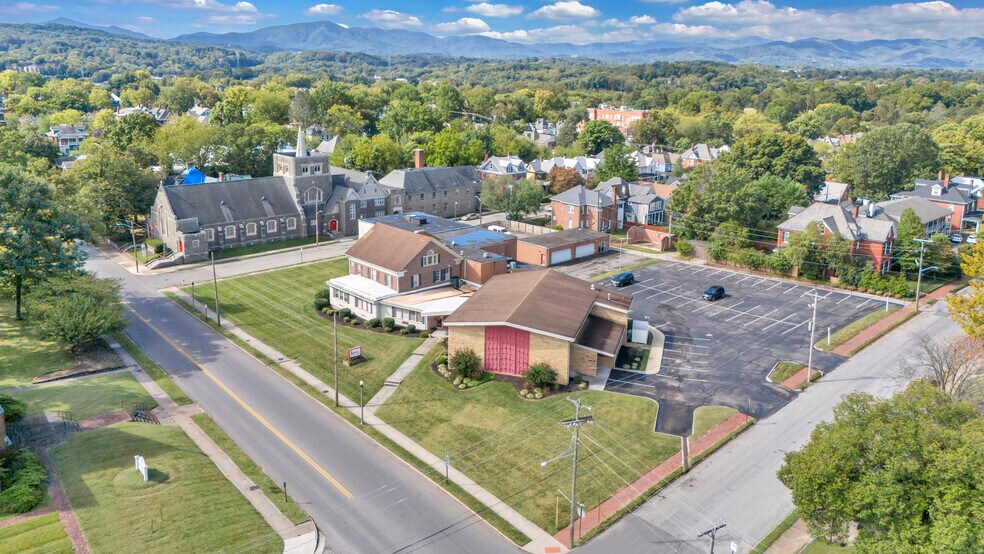1001 Franklin Ave SW, Roanoke, VA à vendre - Photo du bâtiment - Image 3 de 7