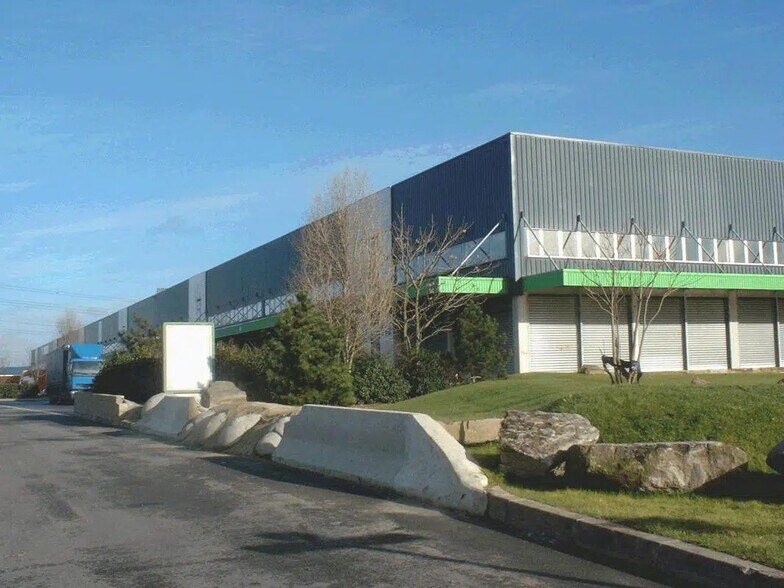 Industriel dans Herblay-sur-Seine à louer - Photo du bâtiment - Image 1 de 11