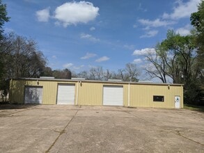 105 Hubert St, Cleveland, TX à louer Photo intérieure- Image 1 de 2