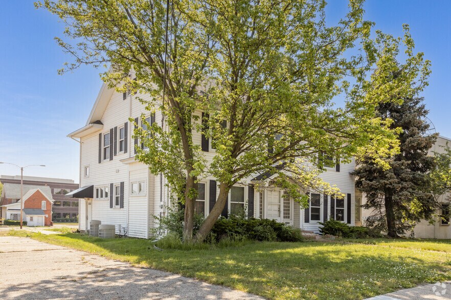 611 S Walnut St, Lansing, MI à vendre - Photo du bâtiment - Image 3 de 4