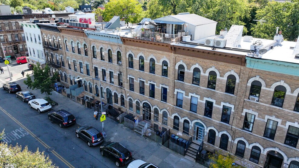 634 Wilson Ave, Brooklyn, NY for sale - Building Photo - Image 2 of 12