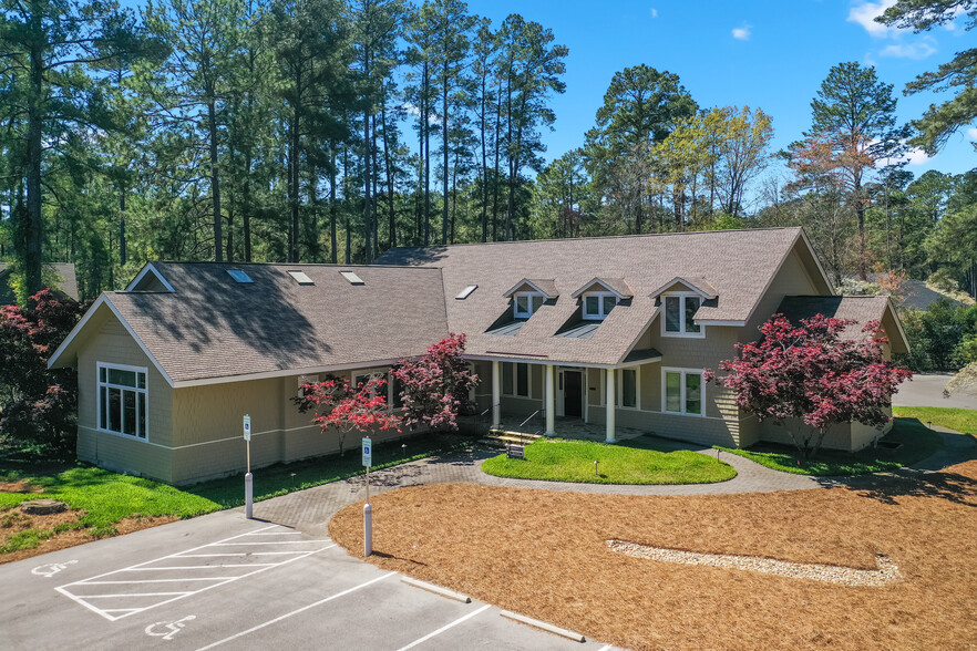 140 Applecross Rd, Pinehurst, NC à vendre - Photo du bâtiment - Image 1 de 18