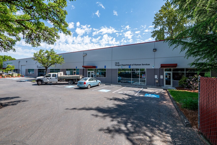 4382 SE International Way, Milwaukie, OR for sale - Primary Photo - Image 1 of 15