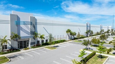 1240-1270 NE 48th St, Pompano Beach, FL à louer Photo intérieure- Image 2 de 12