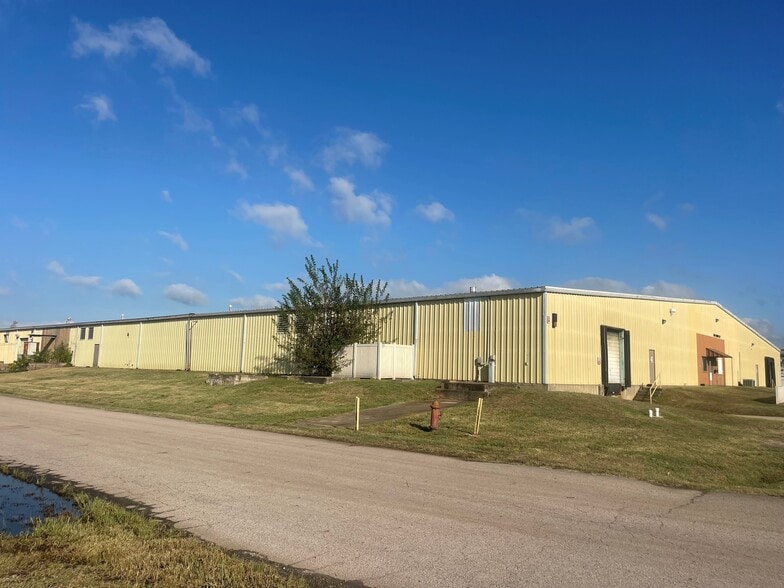 810 S 28th St, Van Buren, AR à louer - Photo du bâtiment - Image 3 de 11