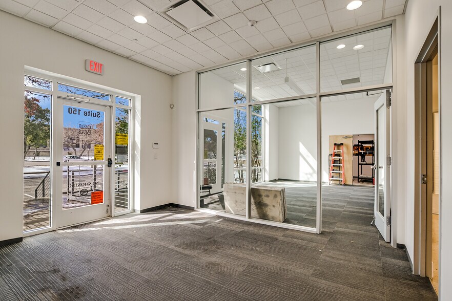 10420 Metric Blvd, Austin, TX à louer - Photo du bâtiment - Image 3 de 34