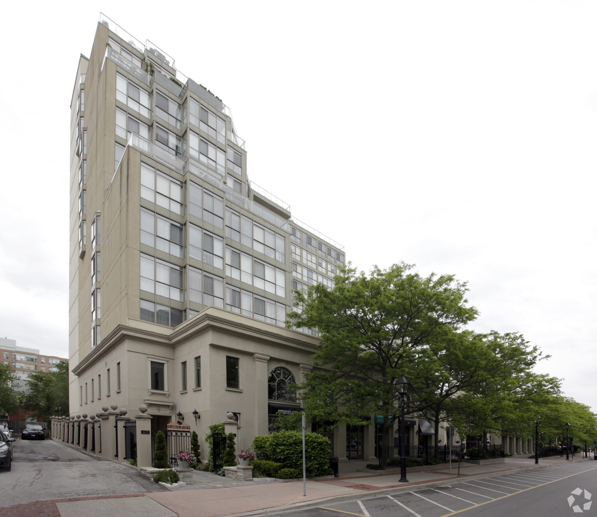 1455 Lakeshore Rd, Burlington, ON à vendre Photo principale- Image 1 de 1