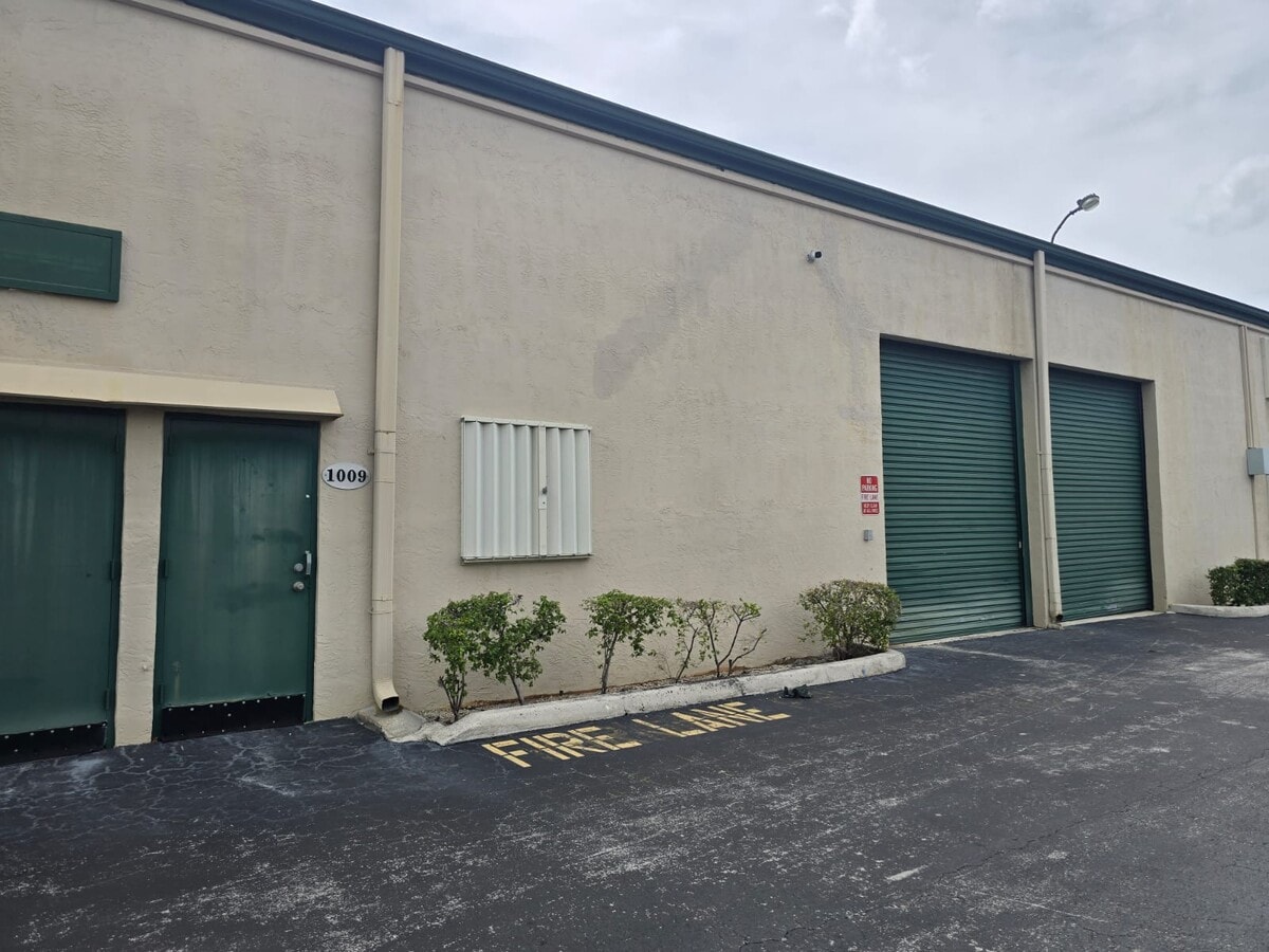 1791 Blount Rd, Pompano Beach, FL 33069 - Unit 1006/1009 - - Interior Photo - Image 1 of 22