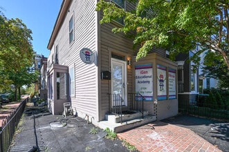 400 8th St NE, Washington, DC à louer Photo intérieure- Image 1 de 2